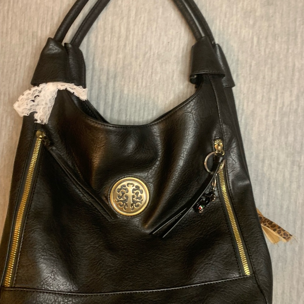 Elegant Black Leather Women's Bag